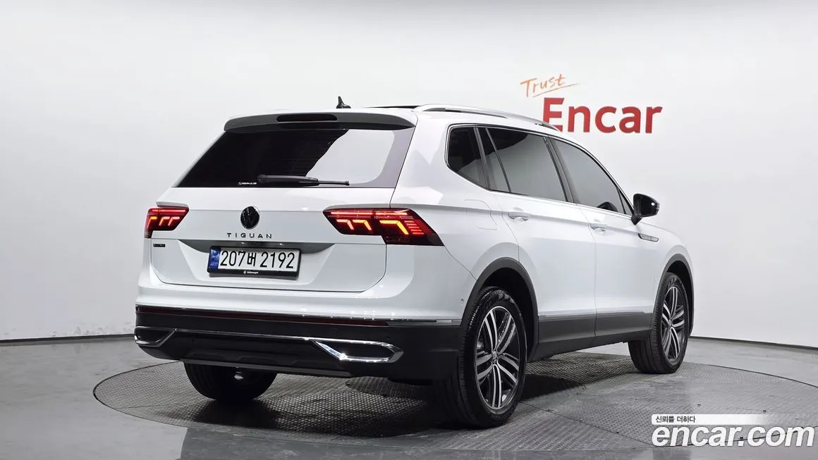 Volkswagen Tiguan — фото 9