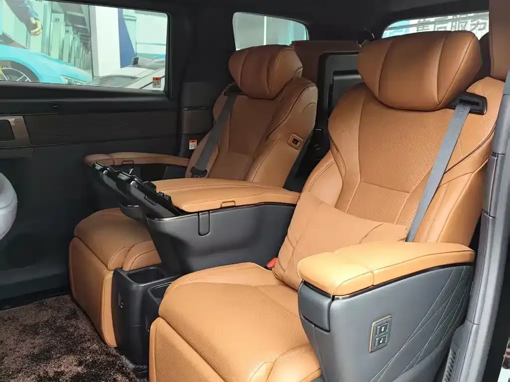 Toyota Vellfire 2024 из CN, фото 8