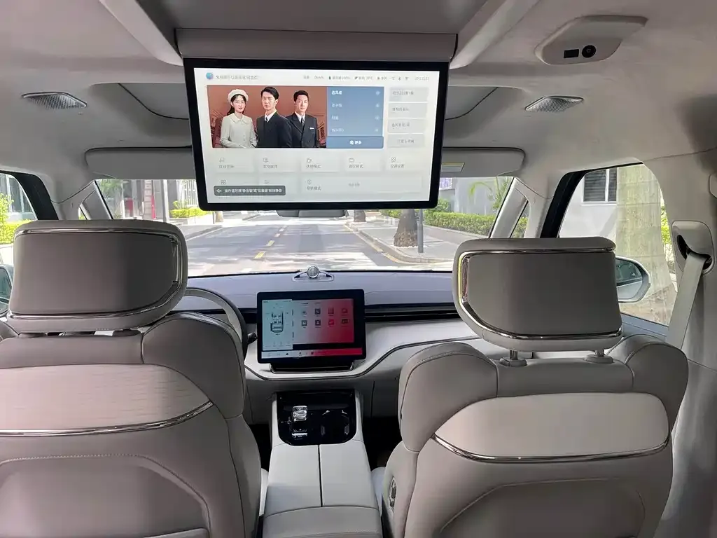 Volvo EM90 2025 из CN, фото 6