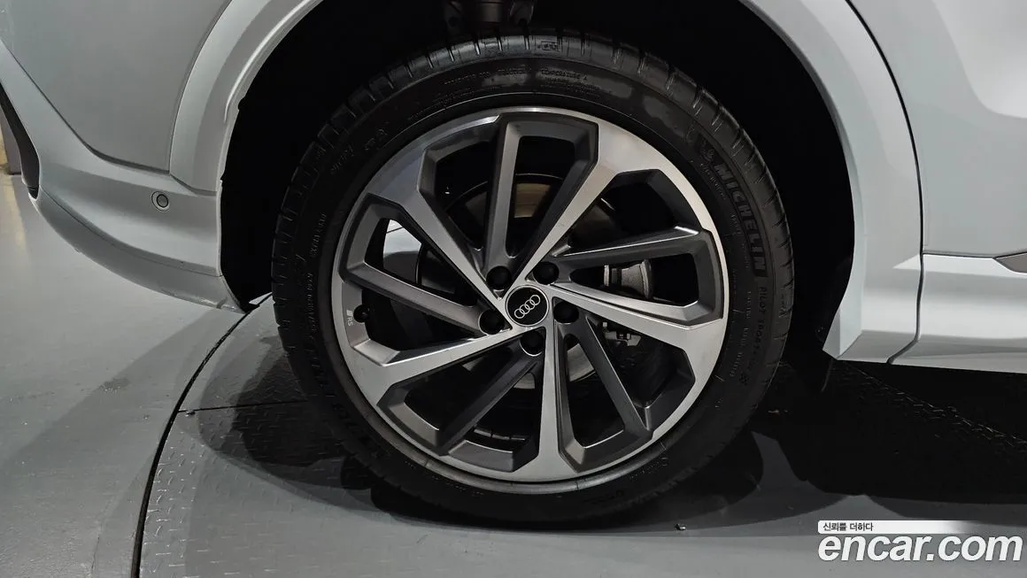 Audi Q5 2025 из KR, фото 3