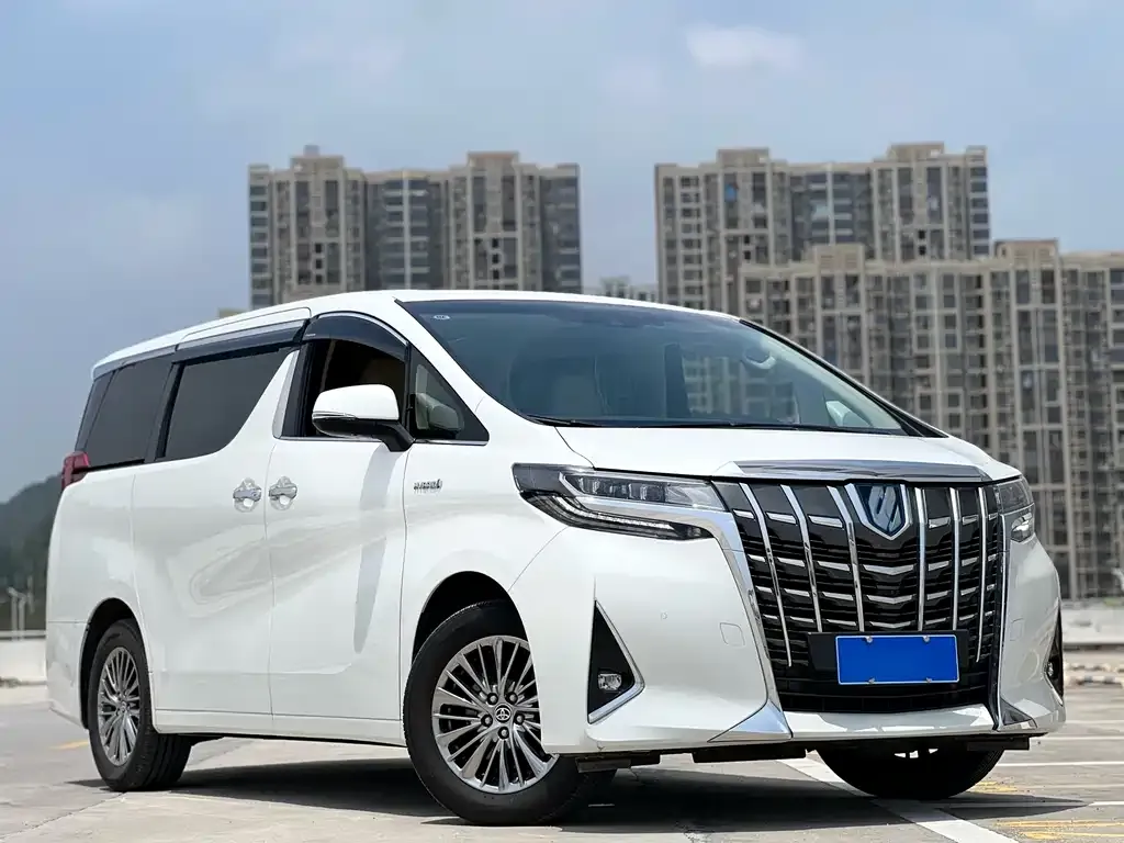 Toyota Alphard — фото 5