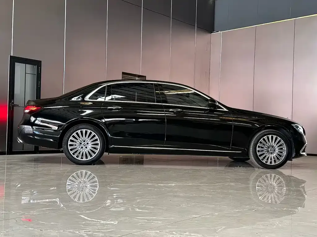 Mercedes-Benz E-Class 2023 из CN, фото 3