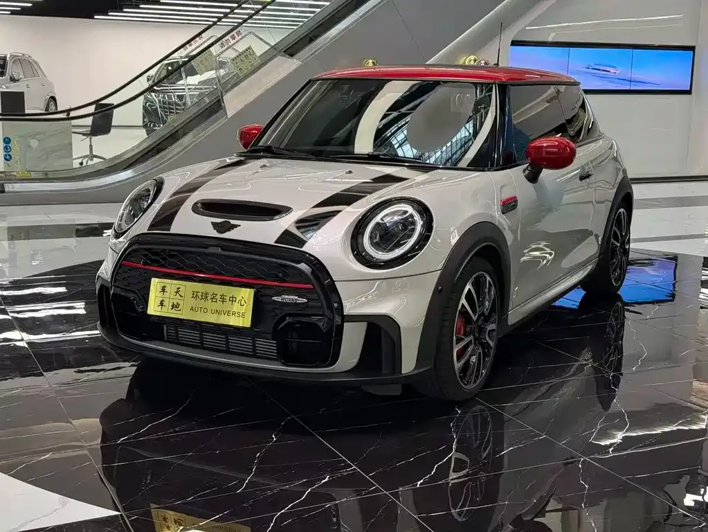 MINI JCW (John Cooper Works) — фото 1
