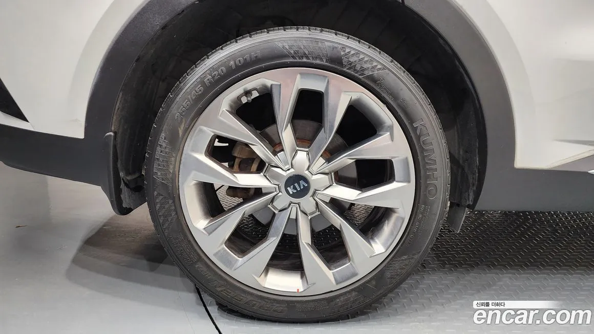 Kia Sorento — фото 7