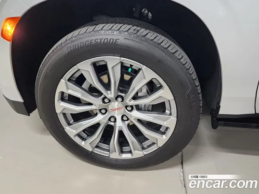 GMC Yukon 2021 из KR, фото 2