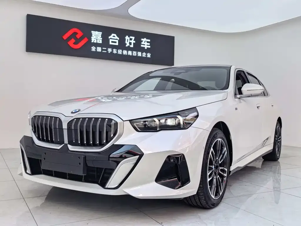 BMW 5 Series 2025 из CN, фото 1