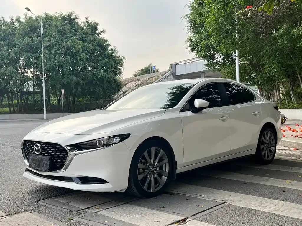 Mazda 3 Axela 2022 из CN, фото 1