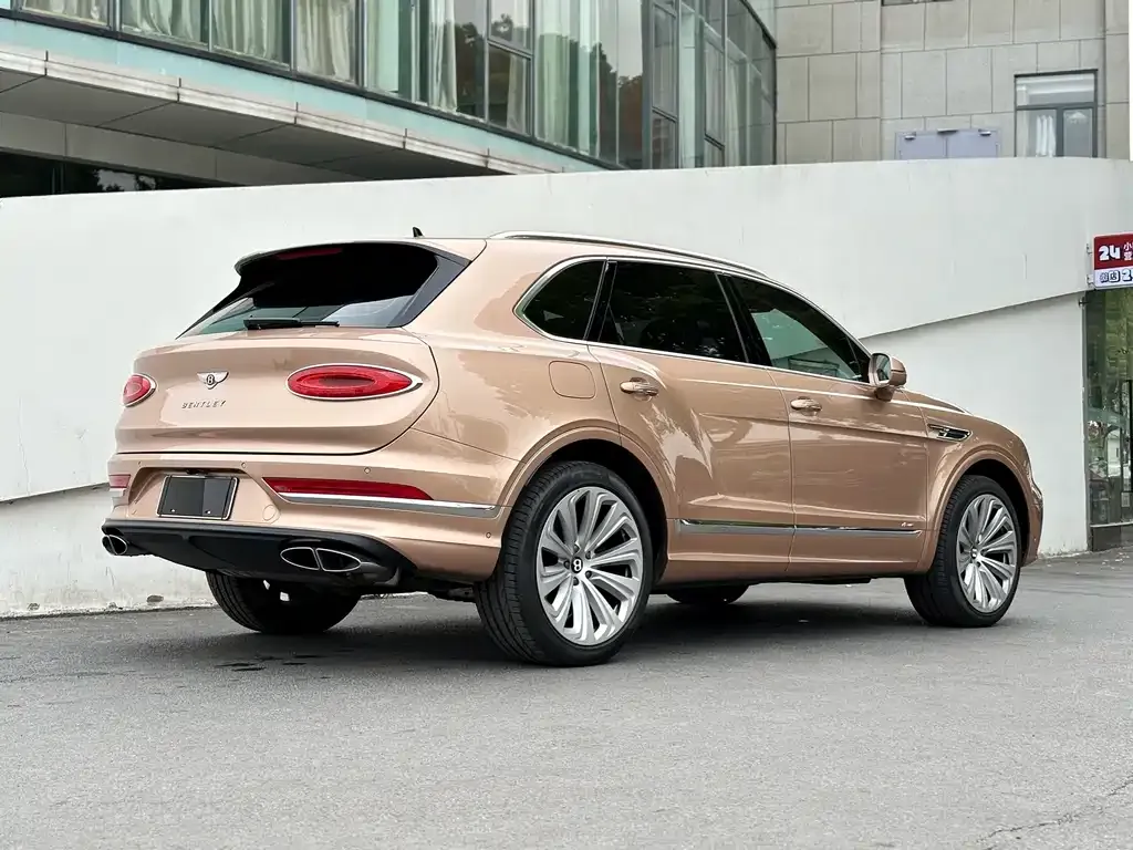 Bentley Bentayga 2024 из CN, фото 6