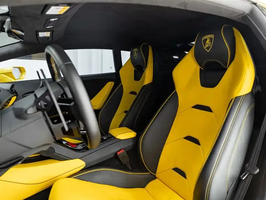 Lamborghini Huracan 2023 из CN, фото 3