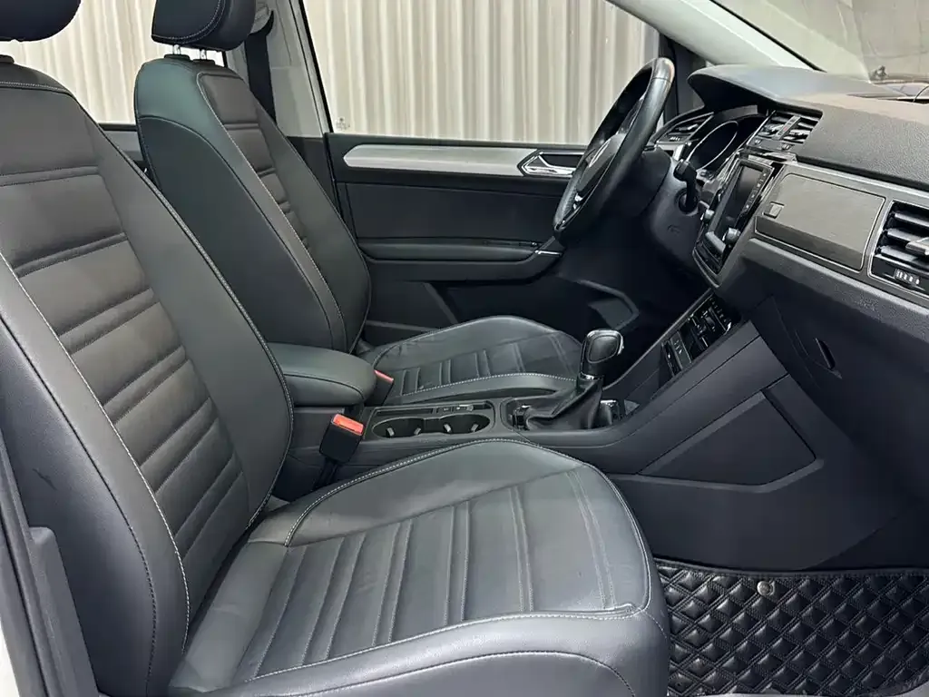 Volkswagen Touran 2022 из CN, фото 5