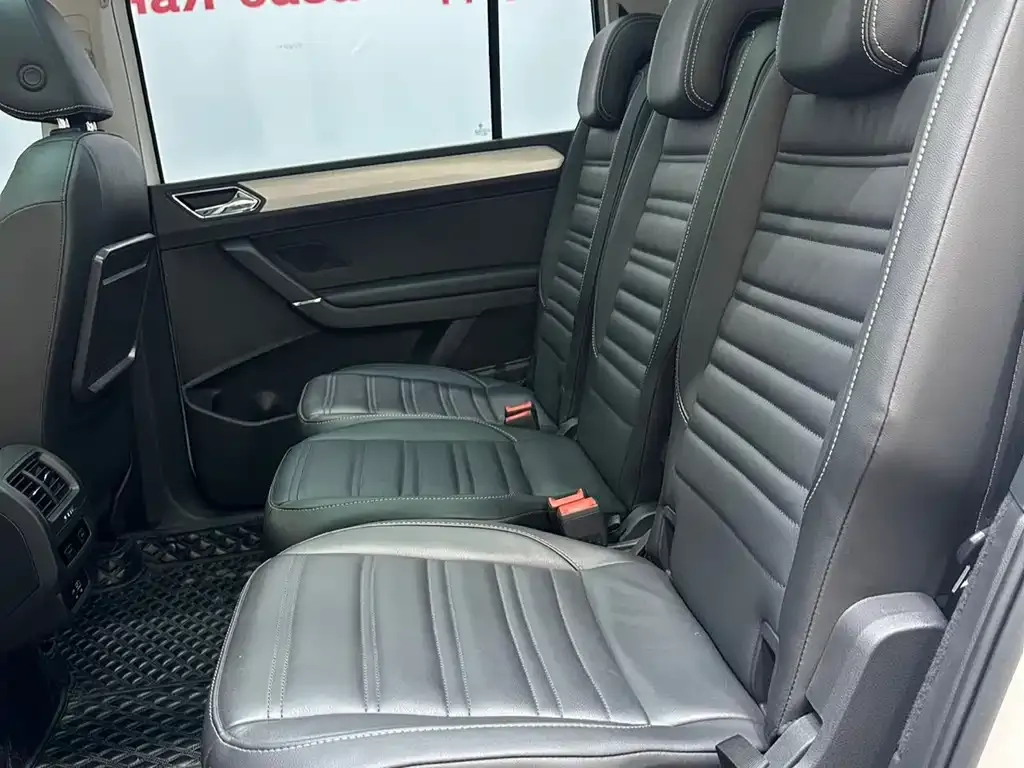 Volkswagen Touran 2022 из CN, фото 8