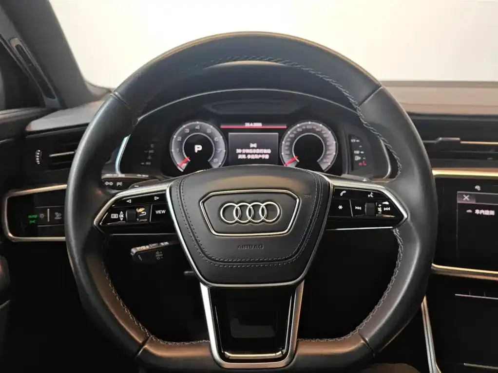 Audi A6L — фото 10