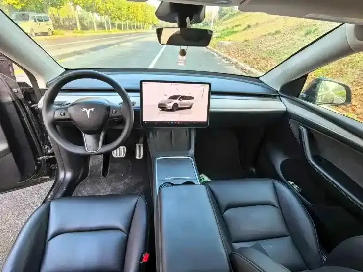 Tesla Model Y 2024 из CN, фото 2