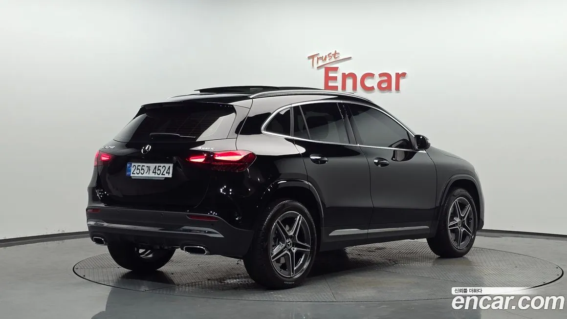 Mercedes-Benz GLA-Class — фото 6