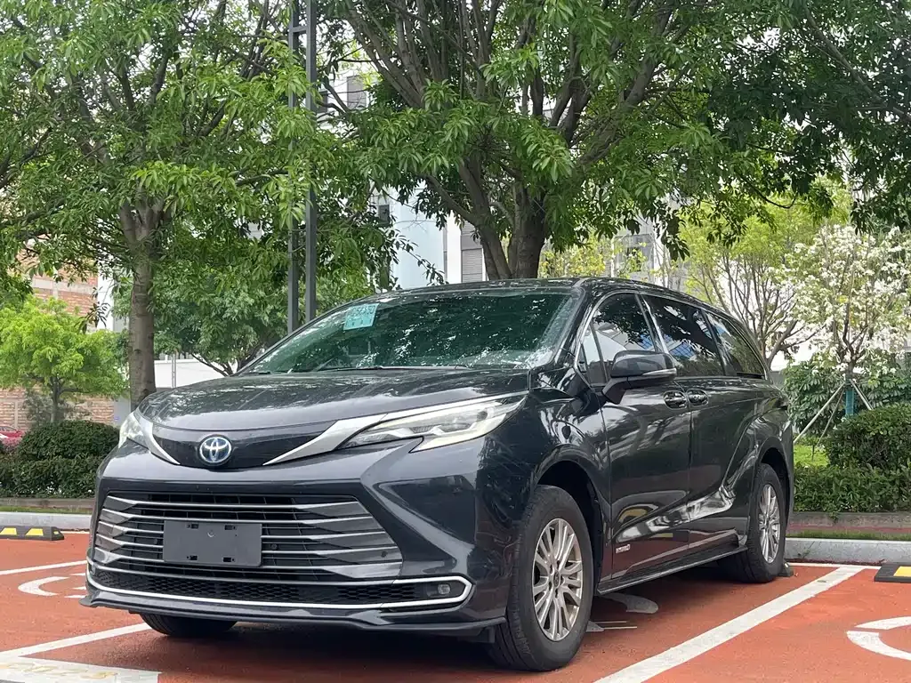 Toyota Sienna 2024 из CN, фото 1