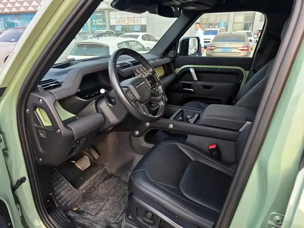 Land Rover Defender 2023 из CN, фото 3