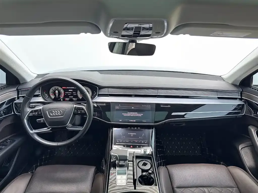 Audi A8 — фото 2