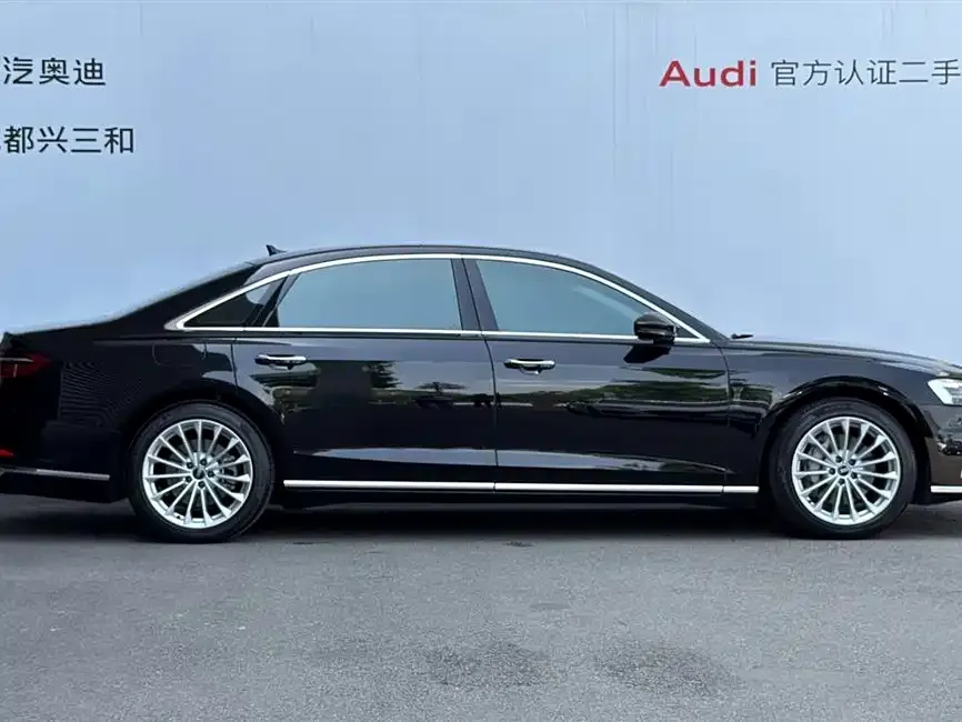 Audi A8 — фото 10
