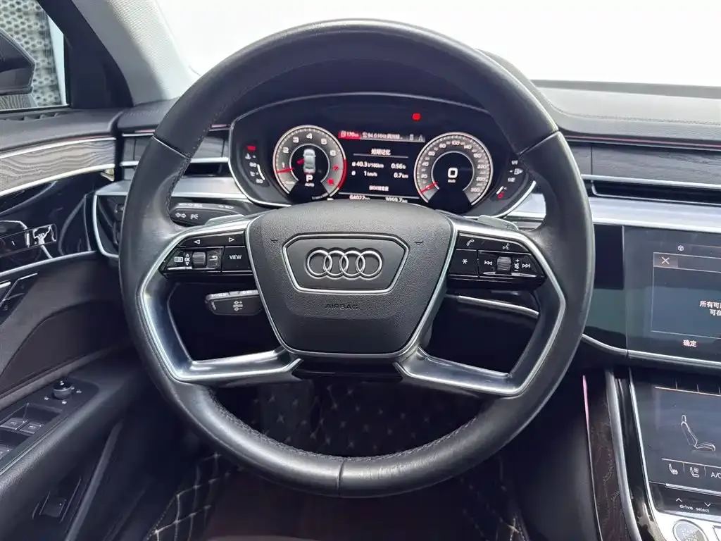 Audi A8 — фото 5