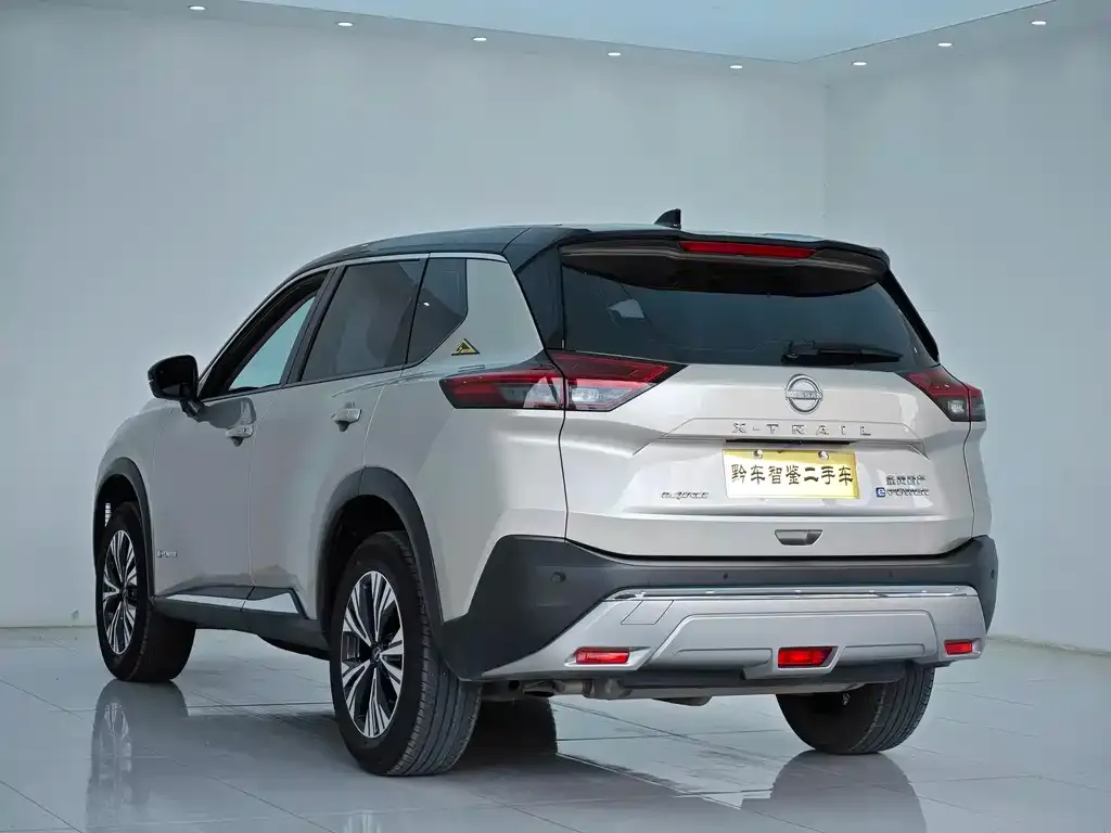Nissan X-Trail — фото 10