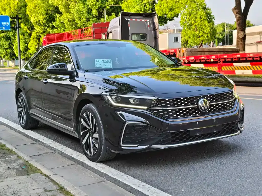 Volkswagen Passat — фото 10