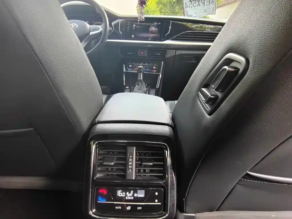 Volkswagen Passat — фото 4