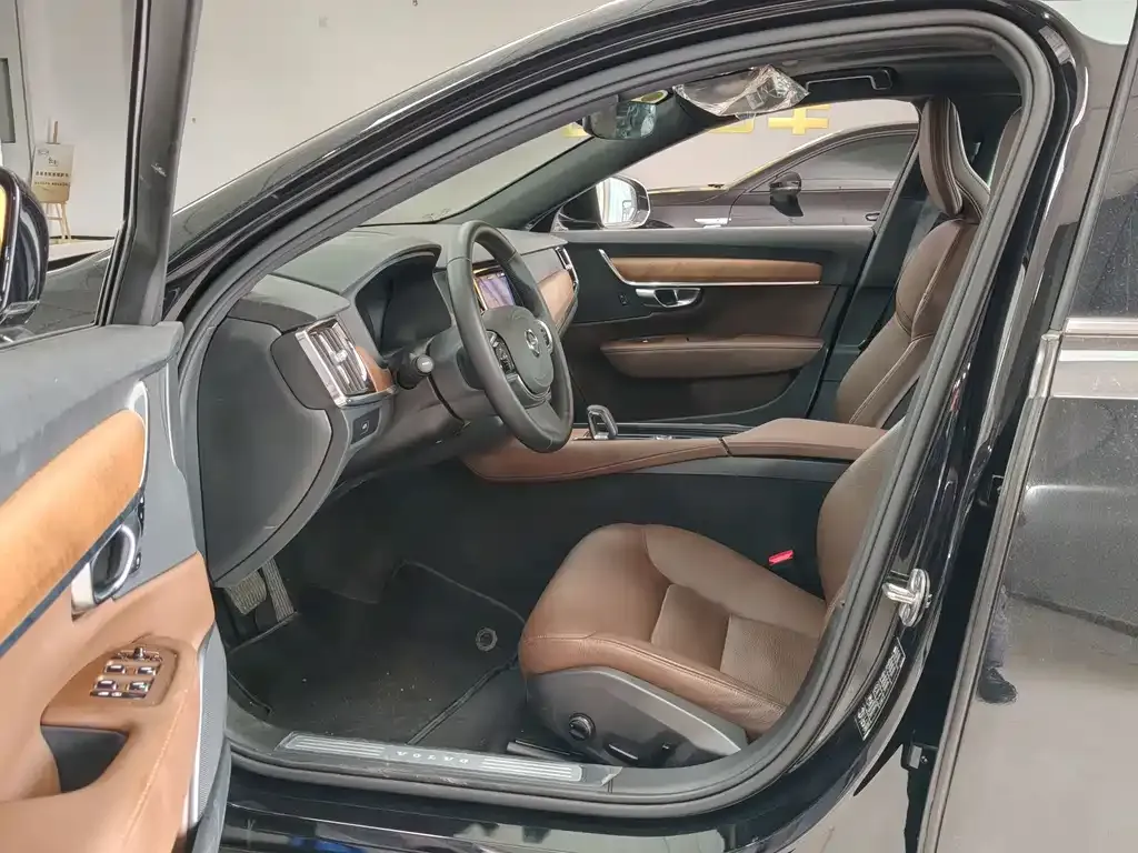 Volvo S90 2025 из CN, фото 4