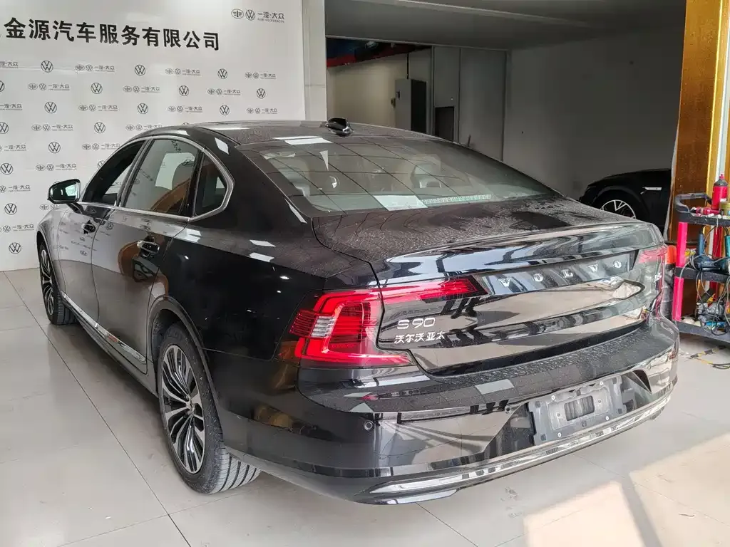 Volvo S90 2025 из CN, фото 8