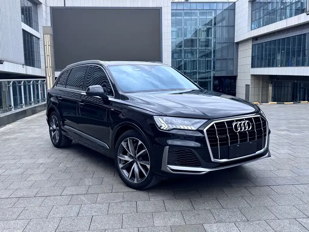 Audi Q7 2023 из CN, фото 9