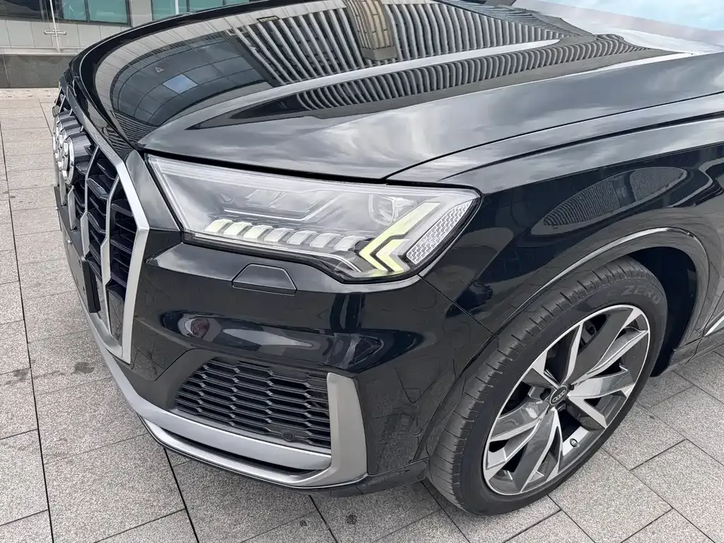 Audi Q7 2023 из CN, фото 6