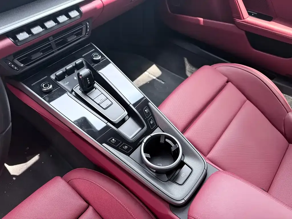 Porsche 911 2024 из CN, фото 2