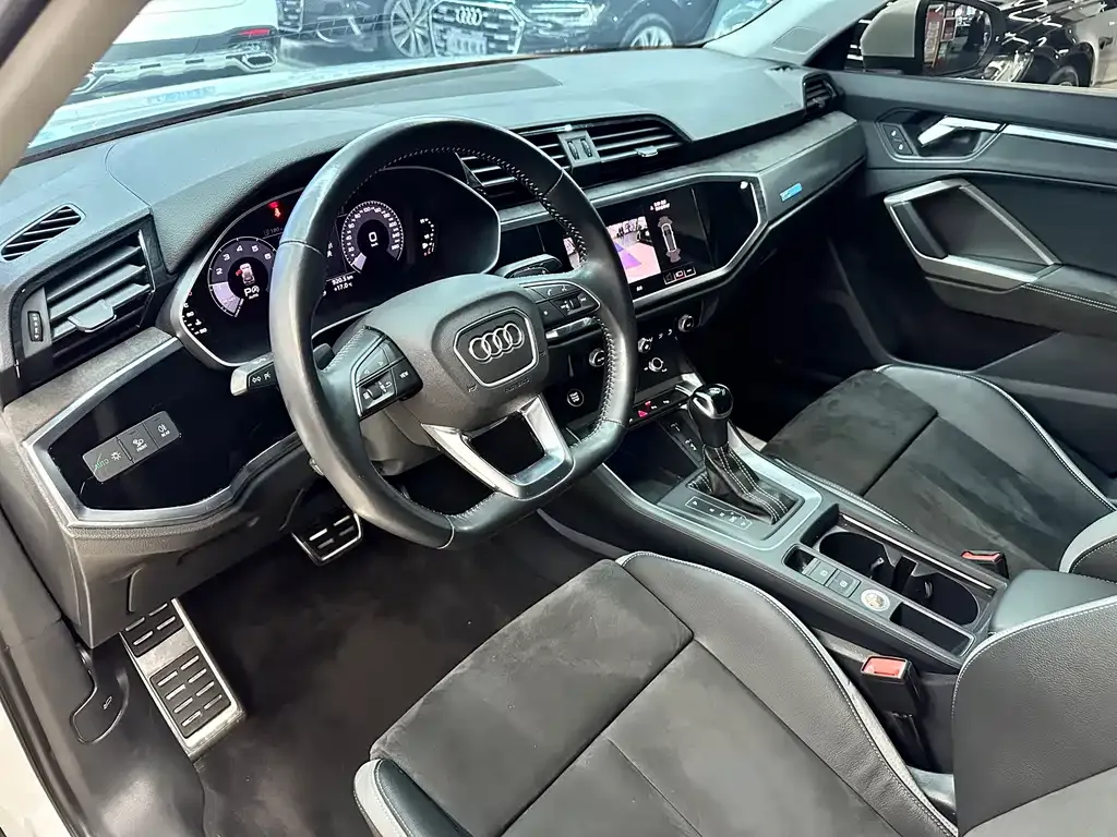 Audi Q3 2021 из CN, фото 10