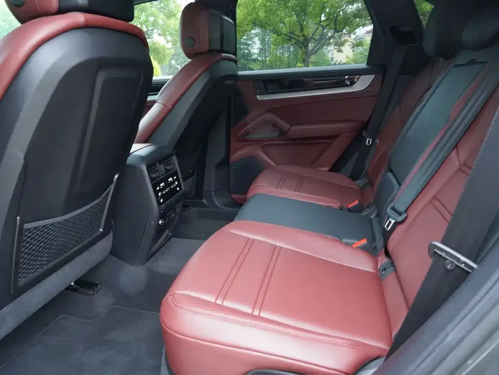 Porsche Cayenne 2025 из CN, фото 3