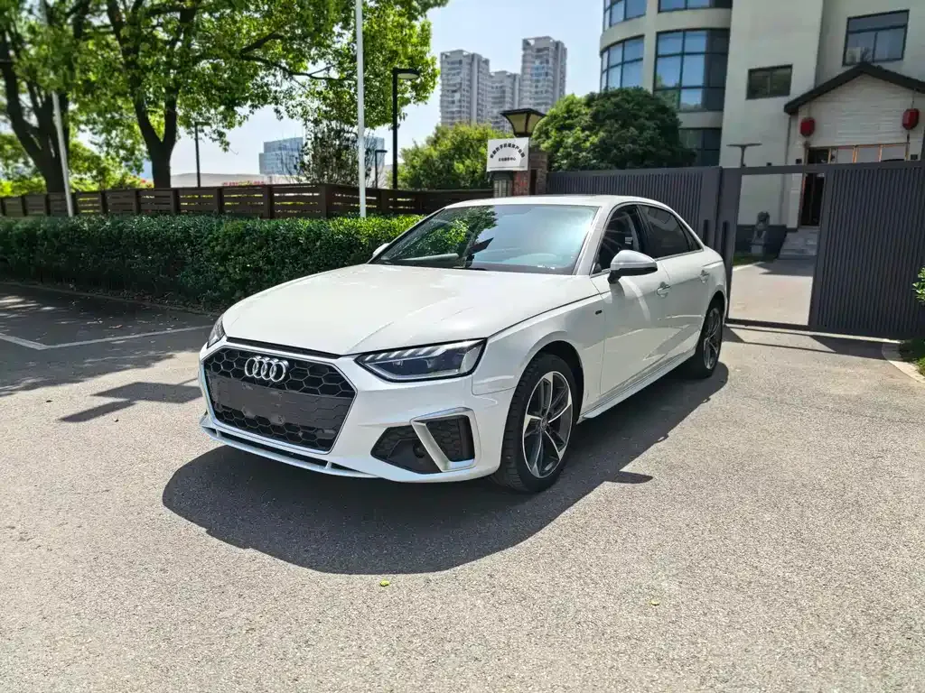 Audi A4L 2022 из CN, фото 1