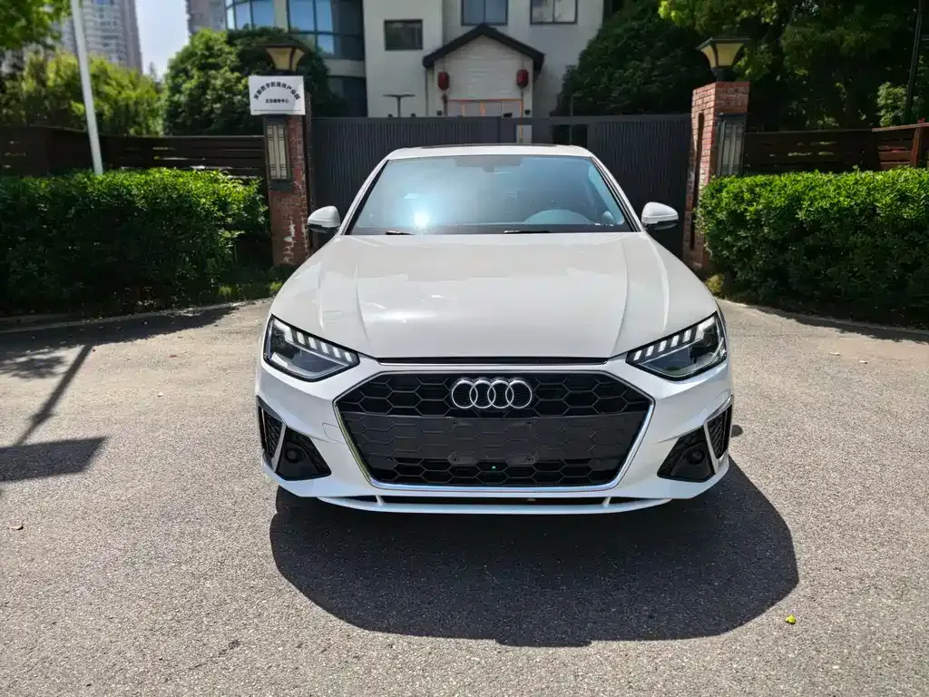 Audi A4L 2022 из CN, фото 9