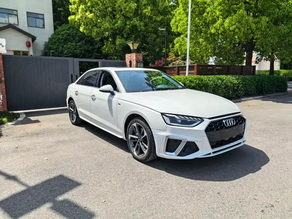 Audi A4L 2022 из CN, фото 10