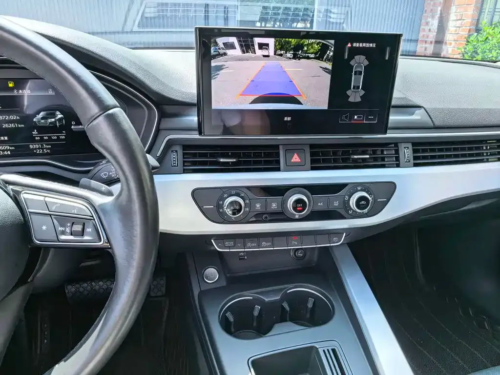 Audi A4L 2022 из CN, фото 4