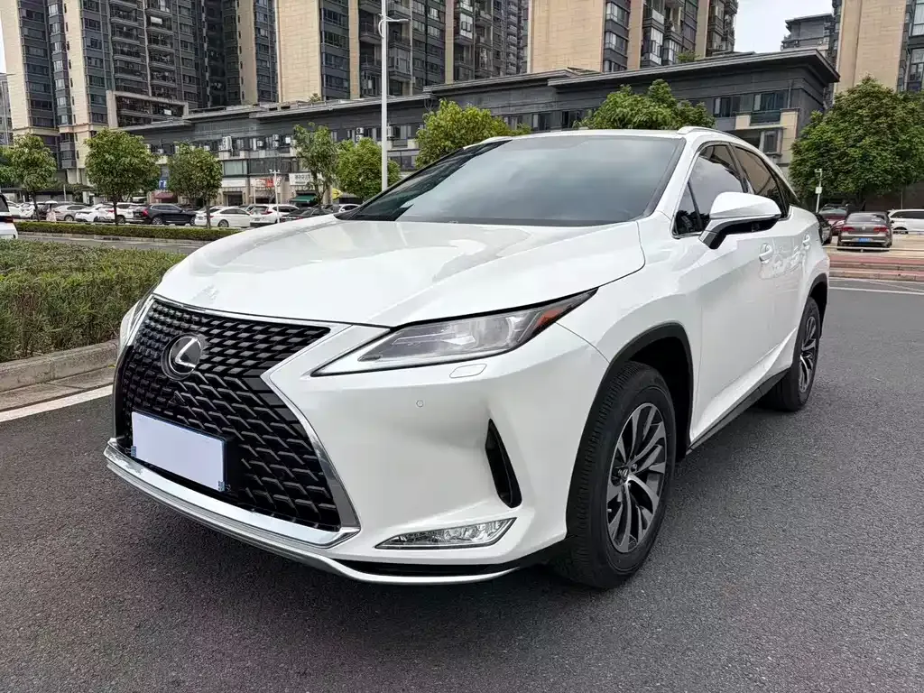 Lexus RX — фото 1