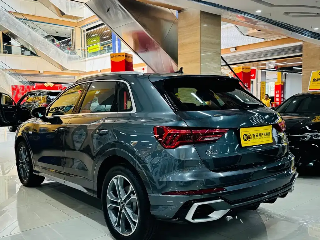 Audi Q3 — фото 10