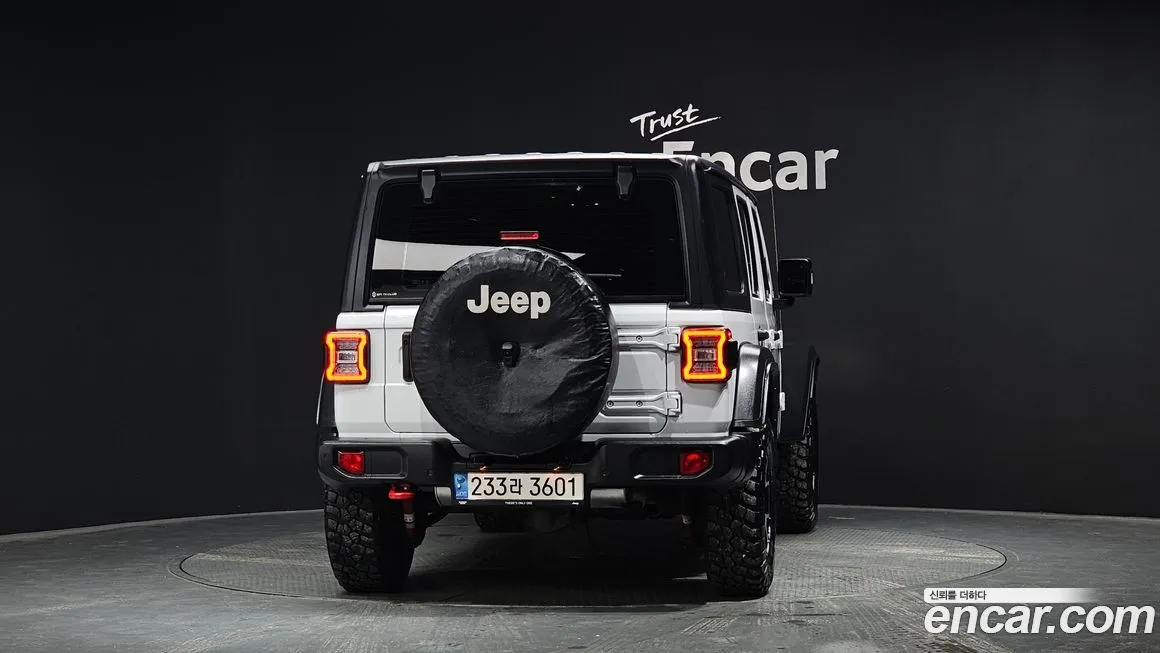 Jeep Wrangler — фото 2
