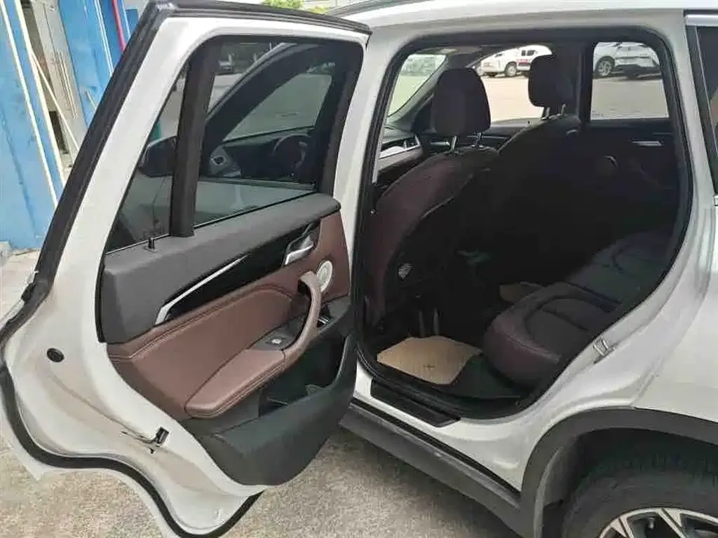 BMW X1 2023 из CN, фото 8