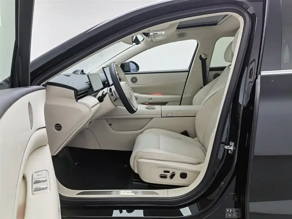 VOYAH Zhuiguang L 2025 из CN, фото 10