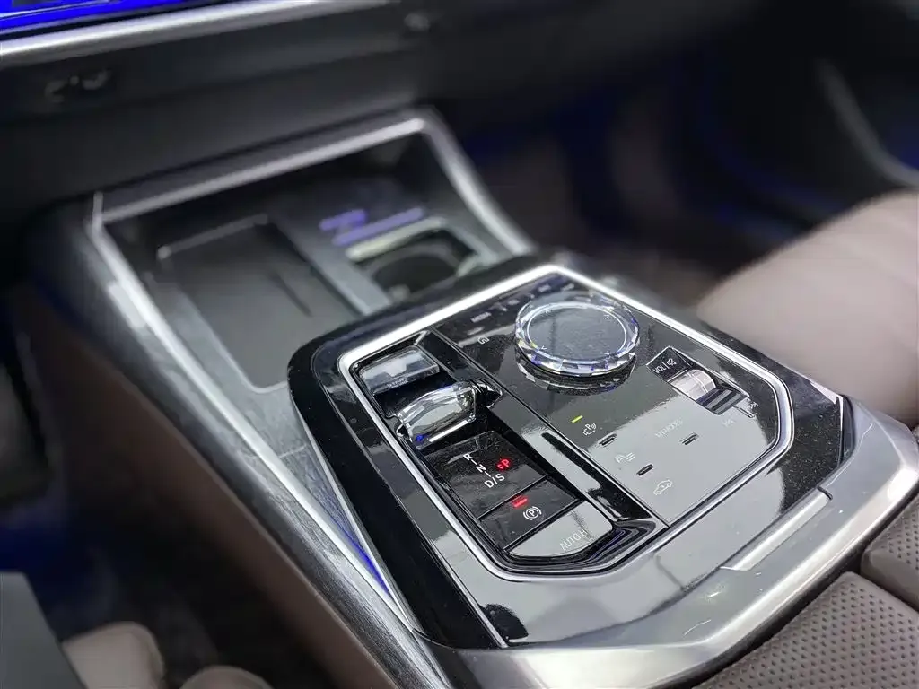 BMW 7 Series 2024 из CN, фото 3