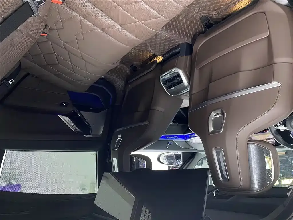 BMW 7 Series 2024 из CN, фото 10