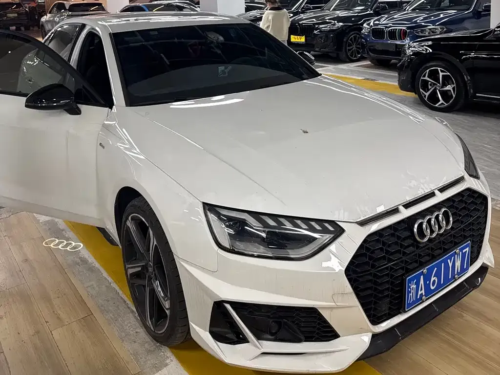 Audi A4L 2024 из CN, фото 1