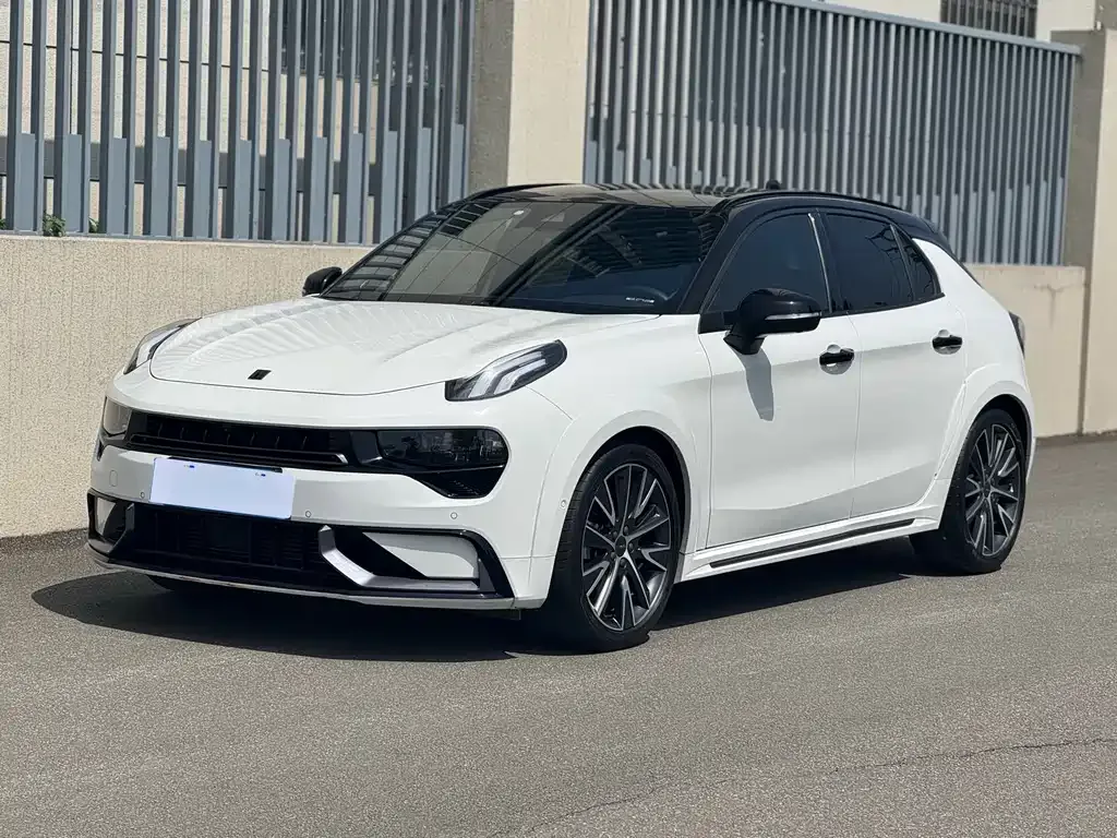 Lynk & Co 02 Hatchback
