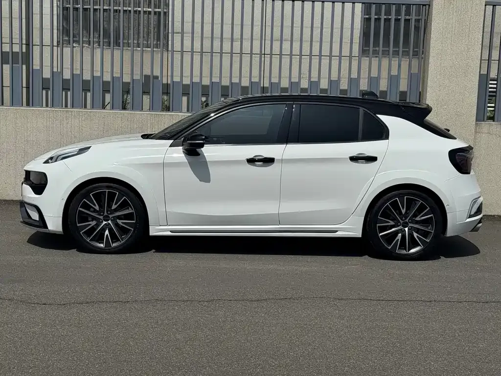 Lynk & Co 02 Hatchback 2023 из CN, фото 9