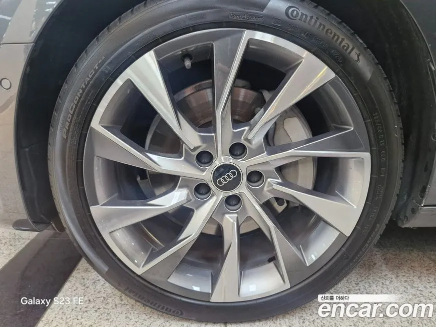 Audi A4 2023 из KR, фото 2