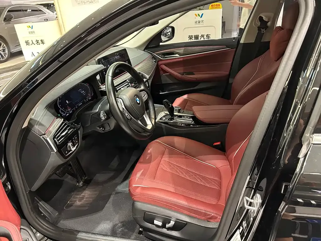 BMW 5 Series 2022 из CN, фото 6