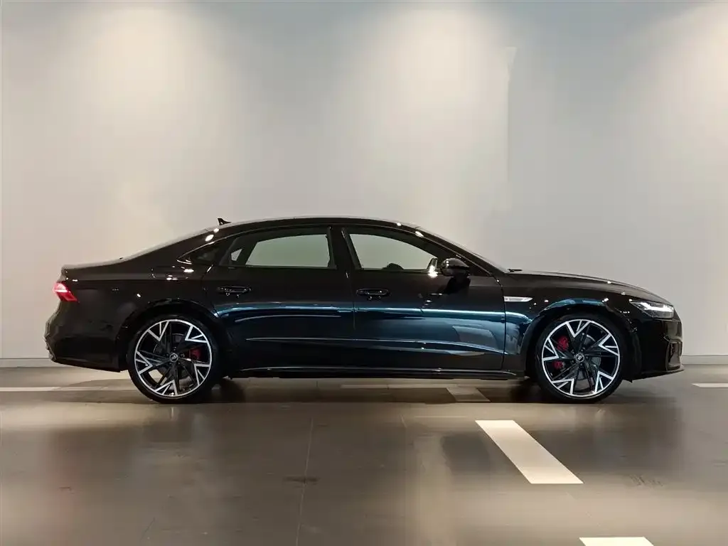 Audi A7L 2025 из CN, фото 2